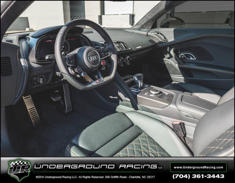 Интерьер Audi R8 V10 by Underground Racing 2016 года  (фото 5 из 5)